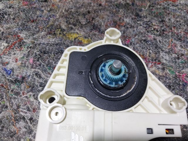 bontott SKODA SUPERB II Jobb első Ablakemelő Motor