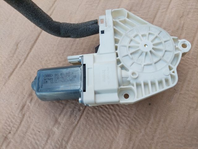 bontott SKODA SUPERB II Jobb első Ablakemelő Motor