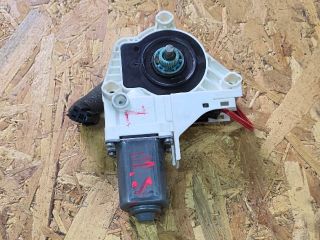 bontott SKODA SUPERB II Jobb első Ablakemelő Motor