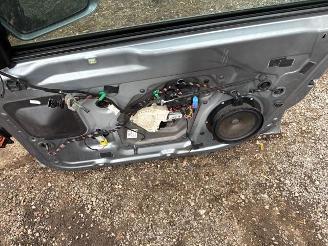 bontott SKODA SUPERB II Jobb első Ajtó (Részeivel)