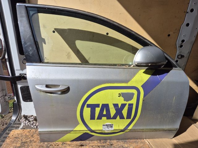 bontott SKODA SUPERB II Jobb első Ajtó (Részeivel)