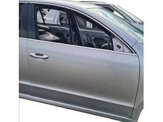 bontott SKODA SUPERB II Jobb első Ajtó (Üres lemez)