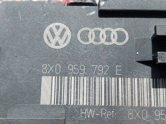 bontott SKODA SUPERB II Jobb első Ajtó Vezérlőegység