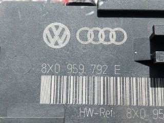 bontott SKODA SUPERB II Jobb első Ajtó Vezérlőegység