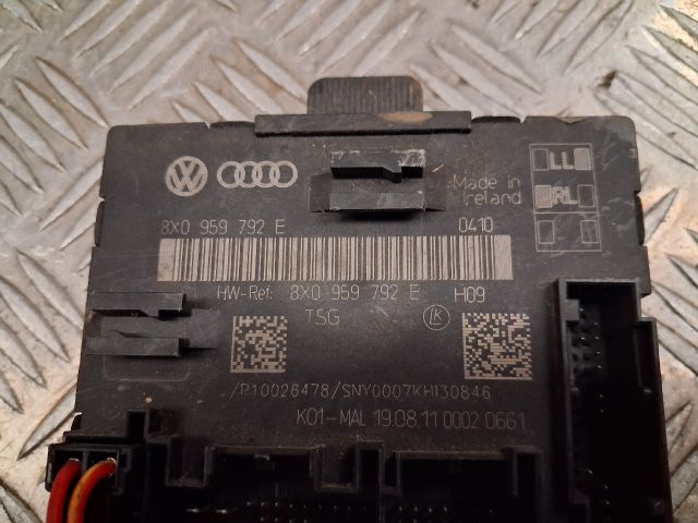 bontott SKODA SUPERB II Jobb első Ajtó Vezérlőegység