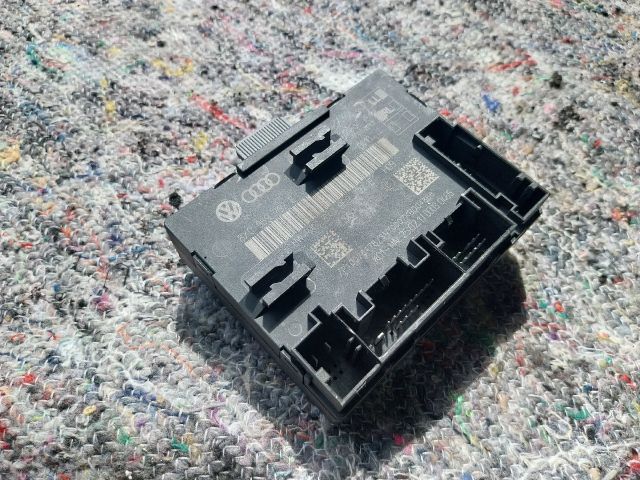 bontott SKODA SUPERB II Jobb első Ajtó Vezérlőegység