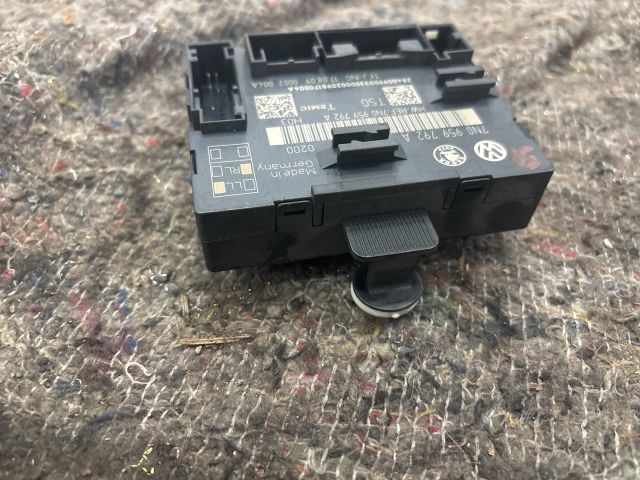 bontott SKODA SUPERB II Jobb első Ajtó Vezérlőegység