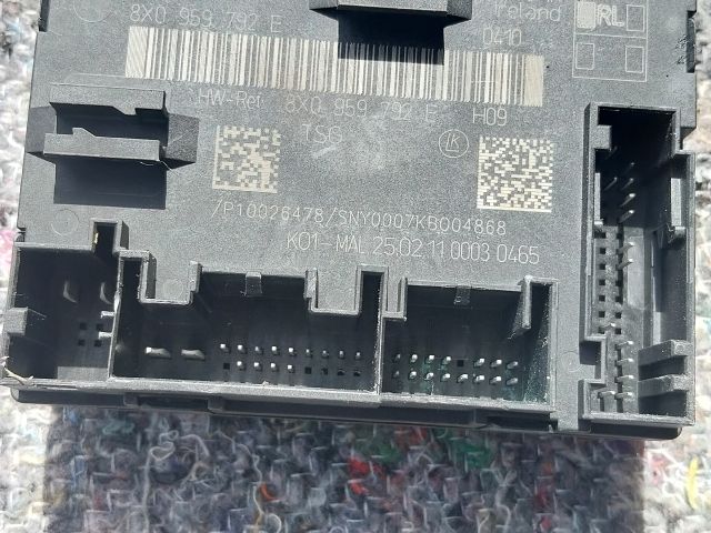 bontott SKODA SUPERB II Jobb első Ajtó Vezérlőegység