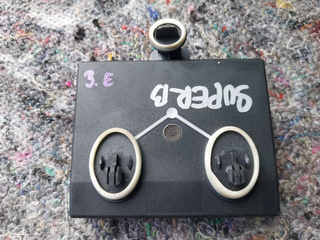 bontott SKODA SUPERB II Jobb első Ajtó Vezérlőegység