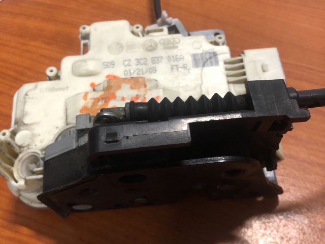 bontott SKODA SUPERB II Jobb első Ajtózár