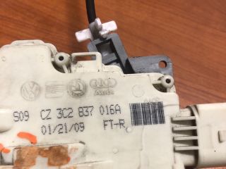 bontott SKODA SUPERB II Jobb első Ajtózár