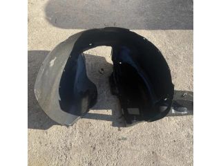 bontott SKODA SUPERB II Jobb első Dobbetét (Kerékjárati, Műanyag)