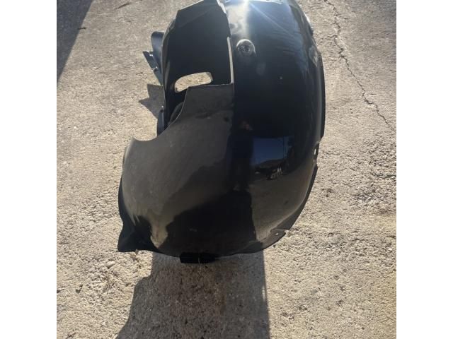 bontott SKODA SUPERB II Jobb első Dobbetét (Kerékjárati, Műanyag)