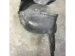 bontott SKODA SUPERB II Jobb első Dobbetét (Kerékjárati, Műanyag)