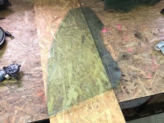 bontott SKODA SUPERB II Jobb első Fixüveg (Ajtóban)