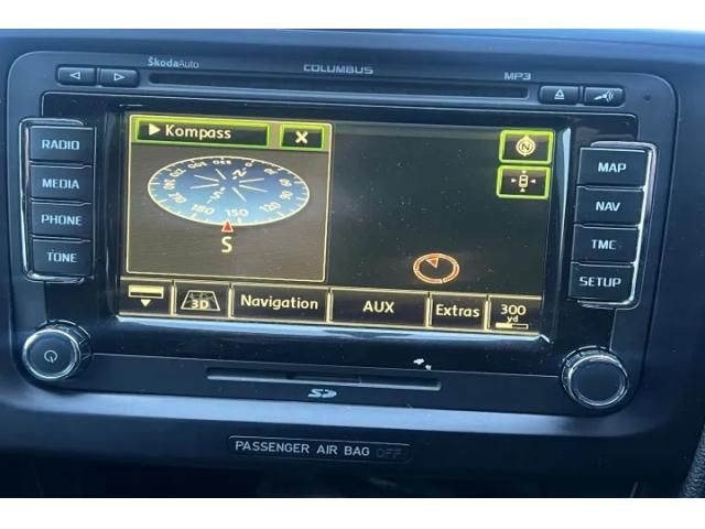 bontott SKODA SUPERB II Jobb első Kilincs Bowden