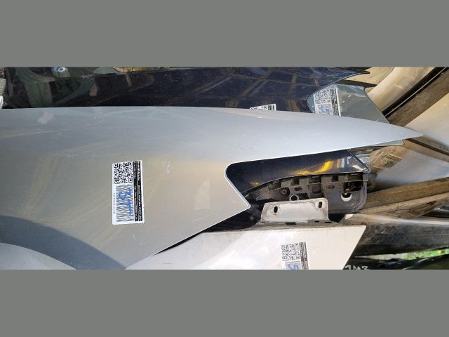 bontott SKODA SUPERB II Jobb első Sárvédő