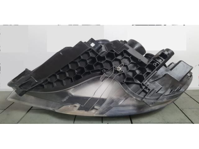 bontott SKODA SUPERB II Jobb Fényszóró