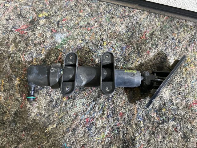 bontott SKODA SUPERB II Jobb Fényszórómosó Fúvóka