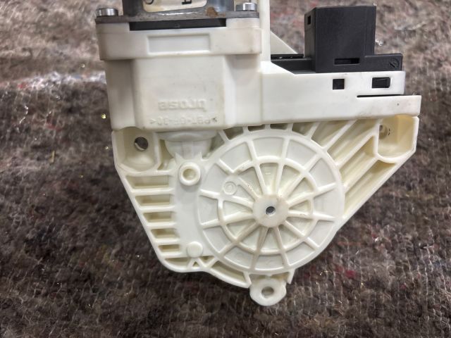 bontott SKODA SUPERB II Jobb hátsó Ablakemelő Motor