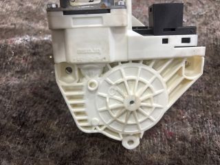 bontott SKODA SUPERB II Jobb hátsó Ablakemelő Motor