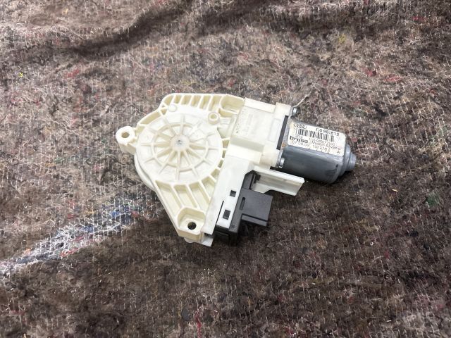 bontott SKODA SUPERB II Jobb hátsó Ablakemelő Motor