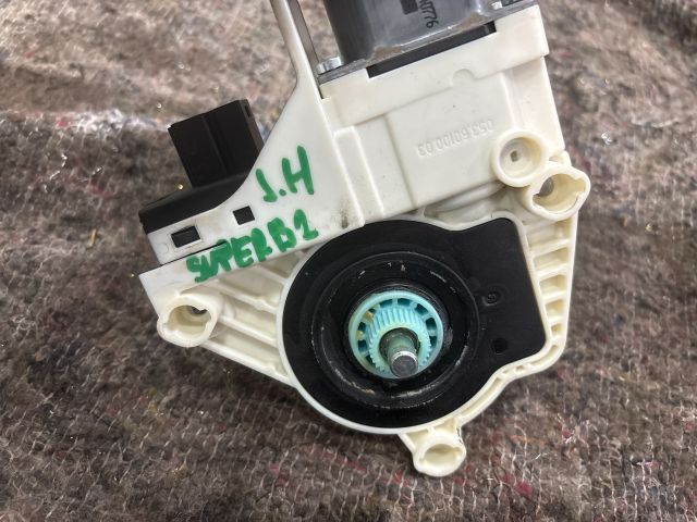 bontott SKODA SUPERB II Jobb hátsó Ablakemelő Motor