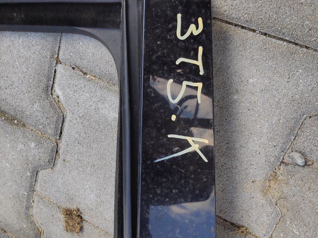 bontott SKODA SUPERB II Jobb hátsó Ajtó Díszléc