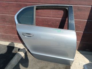 bontott SKODA SUPERB II Jobb hátsó Ajtó (Részeivel)