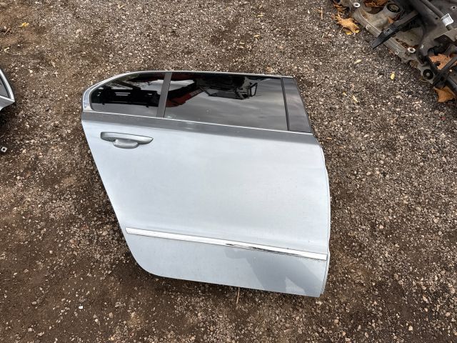 bontott SKODA SUPERB II Jobb hátsó Ajtó (Részeivel)