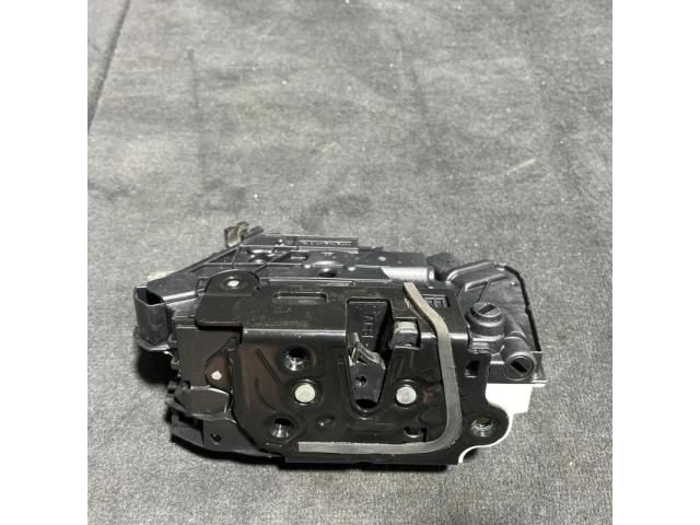 bontott SKODA SUPERB II Jobb hátsó Ajtózár