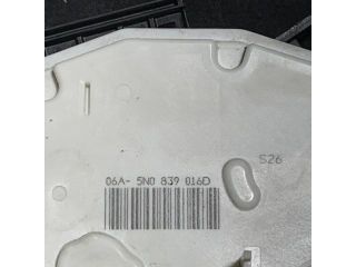 bontott SKODA SUPERB II Jobb hátsó Ajtózár