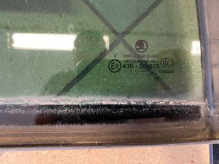 bontott SKODA SUPERB II Jobb hátsó Fixüveg (Ajtóban)