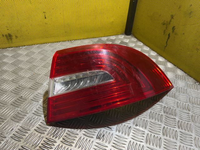 bontott SKODA SUPERB II Jobb Hátsó Lámpa