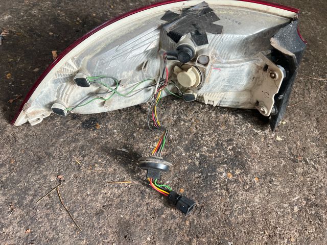 bontott SKODA SUPERB II Jobb Hátsó Lámpa