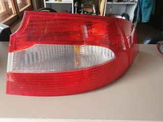 bontott SKODA SUPERB II Jobb Hátsó Lámpa