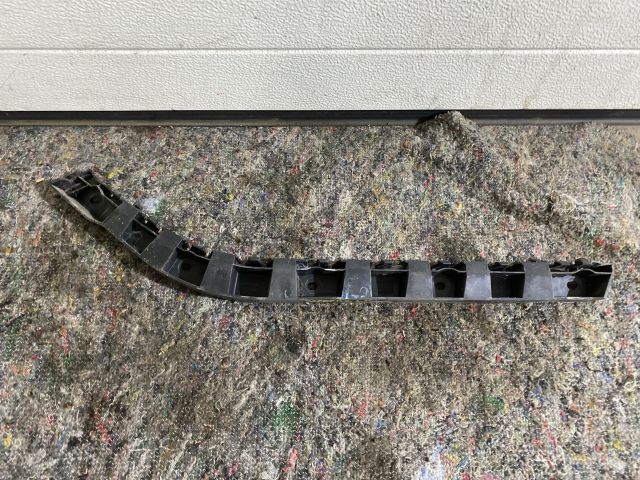 bontott SKODA SUPERB II Jobb hátsó Lökhárító Tartó (Műanyag)