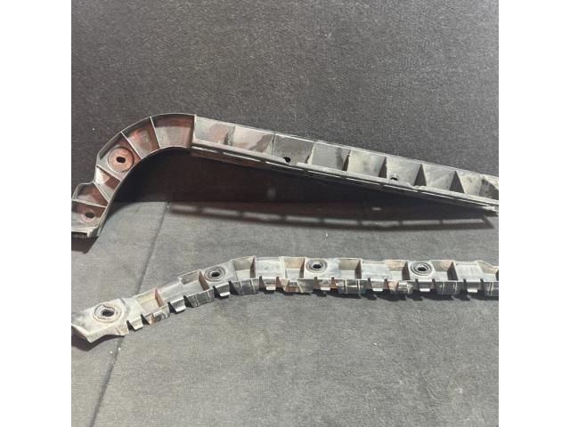 bontott SKODA SUPERB II Jobb hátsó Lökhárító Tartó (Műanyag)