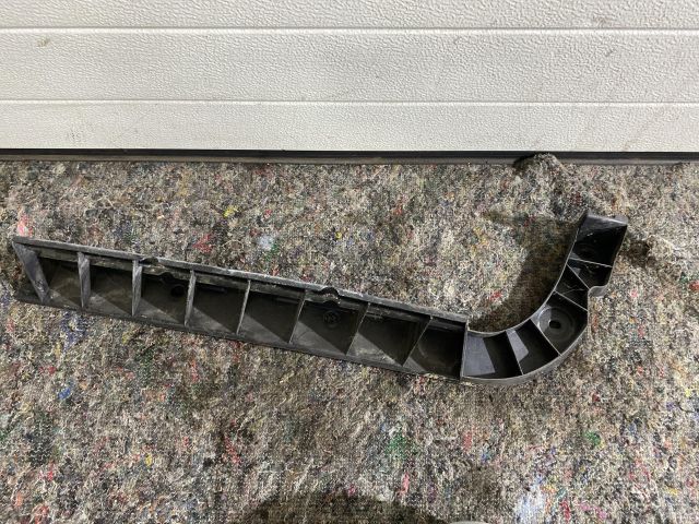 bontott SKODA SUPERB II Jobb hátsó Lökhárító Tartó (Műanyag)