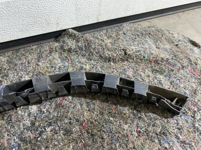 bontott SKODA SUPERB II Jobb hátsó Lökhárító Tartó (Műanyag)