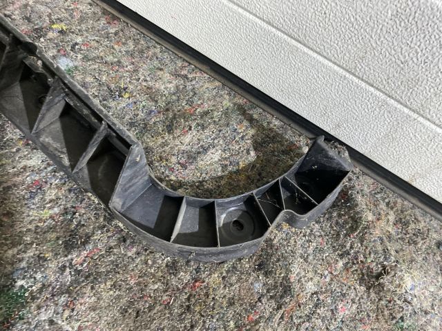 bontott SKODA SUPERB II Jobb hátsó Lökhárító Tartó (Műanyag)