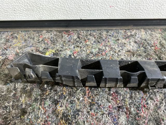 bontott SKODA SUPERB II Jobb hátsó Lökhárító Tartó (Műanyag)