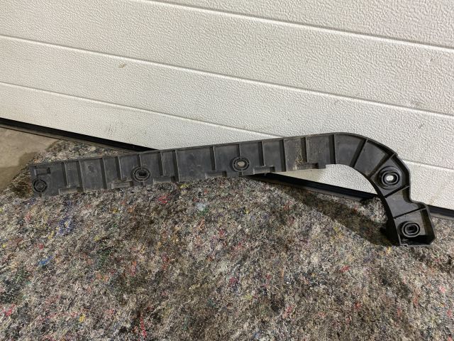 bontott SKODA SUPERB II Jobb hátsó Lökhárító Tartó (Műanyag)