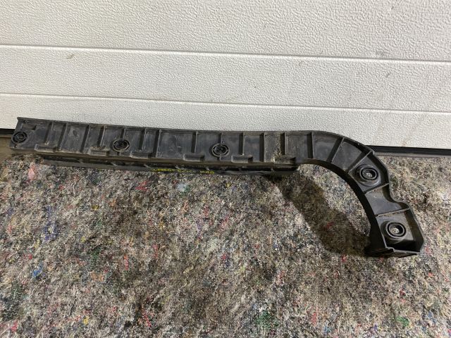 bontott SKODA SUPERB II Jobb hátsó Lökhárító Tartó (Műanyag)