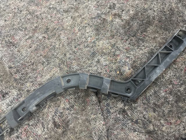 bontott SKODA SUPERB II Jobb hátsó Oldal Lökhárító Tartó (Műanyag)