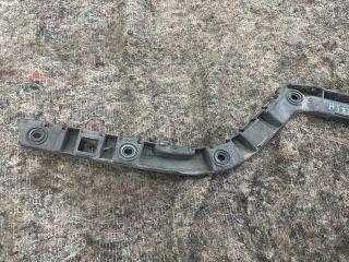 bontott SKODA SUPERB II Jobb hátsó Oldal Lökhárító Tartó (Műanyag)