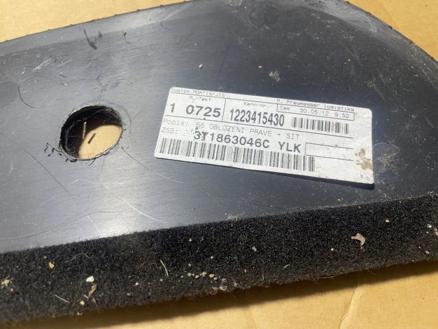 bontott SKODA SUPERB II Jobb Kardánbox Burkolat