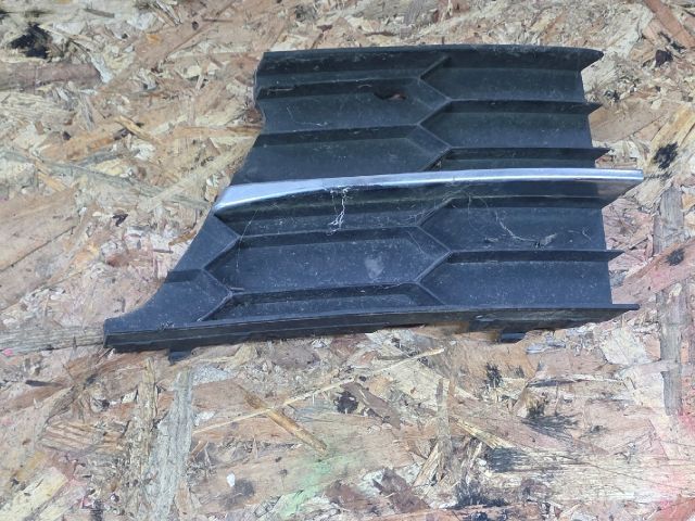 bontott SKODA SUPERB II Jobb Ködfényszóró Lámpakeret