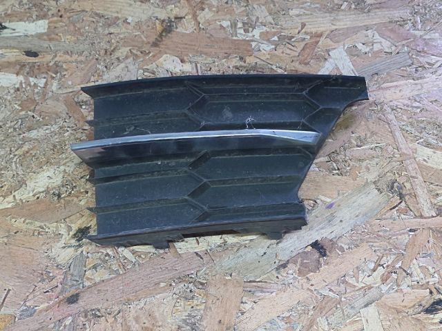 bontott SKODA SUPERB II Jobb Ködfényszóró Lámpakeret