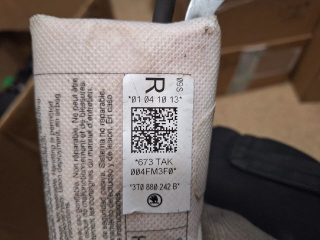 bontott SKODA SUPERB II Jobb Oldallégzsák